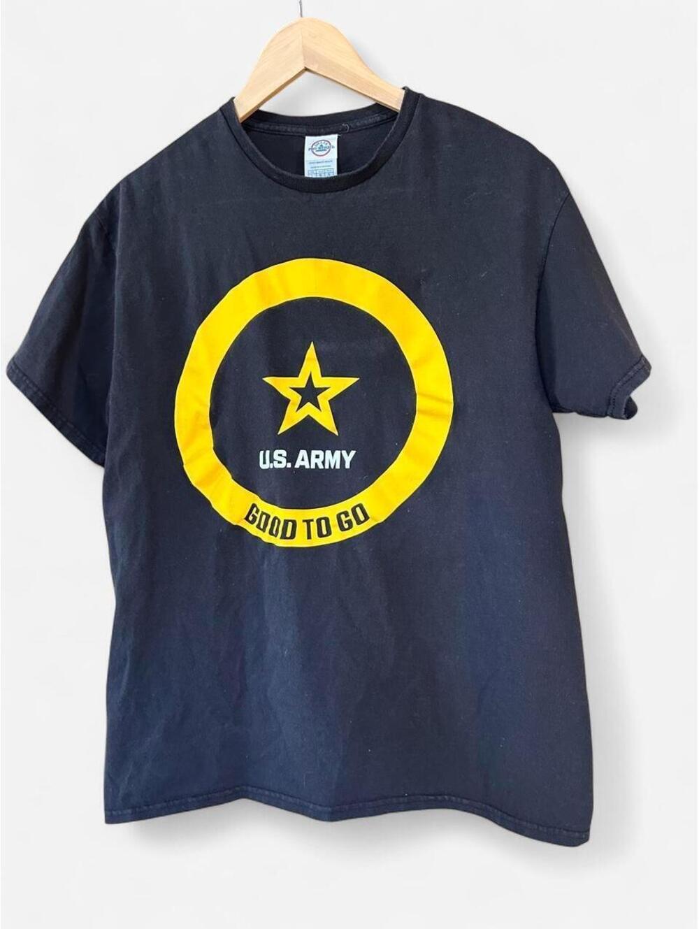 Delta Pro Weight Men's Black and Navy Tshirt